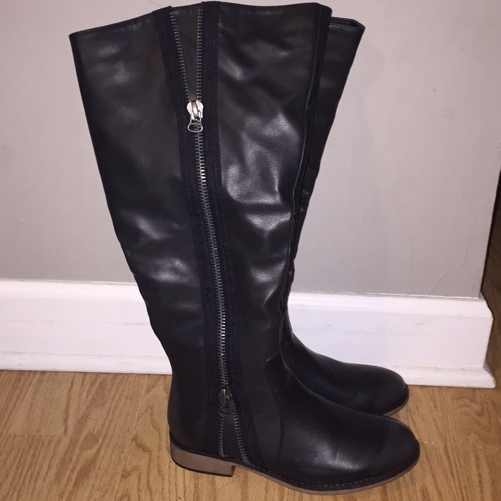Black boots